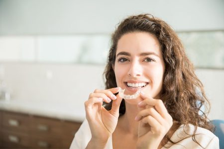 Jak dbać o nakładki ortodontyczne