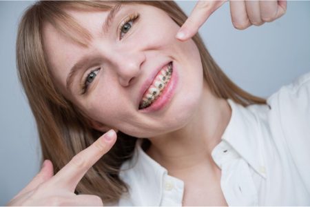 Jak myć zęby w aparacie ortodontycznym?